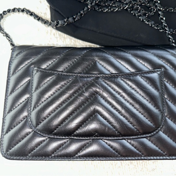 New Authentic Chanel So Black Reissue 2.55 Chevron WOC Wallet on Chain - Picture 3 of 11